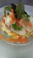 お米と魚貝のサラダ仕立て フルーツトマトのガスパッチョソース
