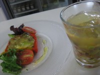 夏野菜のテリーヌ 白バルサミコじゅれのせ